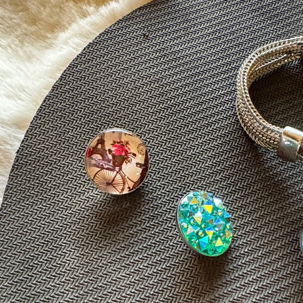 Silver Tone Bracelet with Interchangeable Snaps - Picture 6 of 7